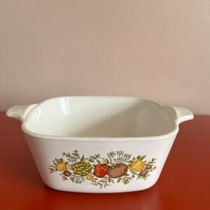 Corningware White Spice O’ Life pattern 2 3/4 Cup Baking Dish Great Condition